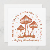 Glücklicherweise dankend Pilz whimsical Terracotta Feiertagskarte (Vorne/Hinten)