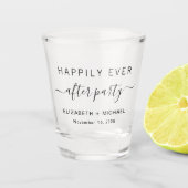 Glücklicherweise immer nach dem Party Gastgeschenk Schnapsglas (Vorderseite)