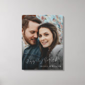 Glücklicherweise je nach Hand geworfenes Hochzeits Leinwanddruck (Vorderseite)