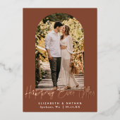 Glücklicherweise je nach Hochzeit von Arch Frame F Folieneinladung (Vorderseite)