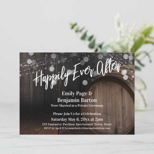 Glücklicherweise je nach rustikalem Holzfass und L Einladung (Stehend Vorderseite)