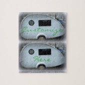 Glückliches Camping des Teardrop-Sinti und Puzzle (Vertikal)