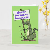 Glückliches Cartoon Krokodil mit personalisiertem  Karte (Gelbe Blume)