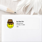 Glückliches Gesicht mit personalisiertem Fedora-Bi (Insitu)