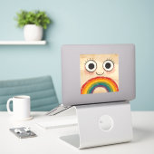 GLÜCKLICHES GESICHT REGENBOGEN AUFKLEBER (Laptop auf Schreibtisch)