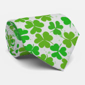 Glückliches grünes Kleeblatt St Patrick's Day Krawatte (Gerollt)
