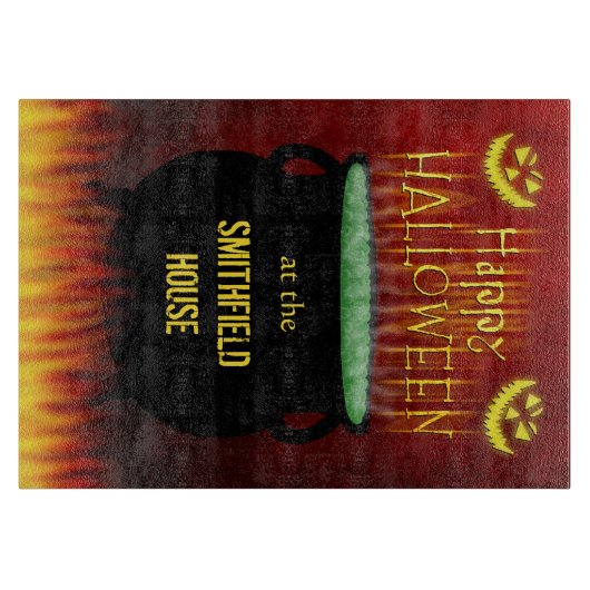 Glückliches Halloween-Kessel-Feuer personalisiert Schneidebrett (Vorderseite)