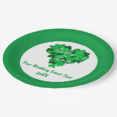 Glückliches Hochzeitsfest in der Liebe Pappteller (Schrägansicht)