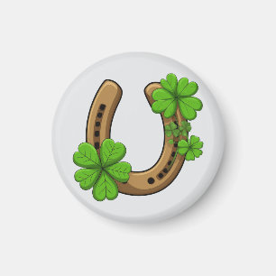 Glückliches Hufeisen mit grünen Shamrocks Magnet