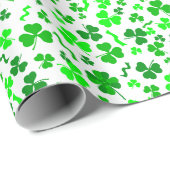 Glückliches Irisches Shamrock-Konfetti-Muster Geschenkpapier (Rolleneckpunkt)