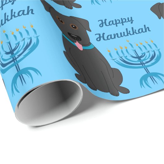 Glückliches Labrador Chanukkas schwarzes Menorah Geschenkpapier (Rolleneckpunkt)