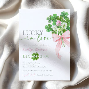 Glückliches Liebes-Shamrock-Kleeblatt-Bogen-Hochze Einladung
