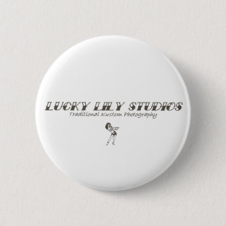 Glückliches Lilien-Studio-Button Button