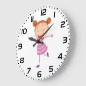Glückliches Mädchen-Stickfigur mit Ingwerhaar und Große Wanduhr (Winkel)