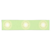 Glückliches Ostara! Willkommen zurück der Sun! Kurzer Tischläufer (Horizontal)