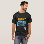 Glückliches Shirt für einen Fischer (Vorne ganz)
