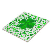 Glückliches Vierblatt-Kleeblatt-Shamrocks-Konfetti Fliese (Seite)