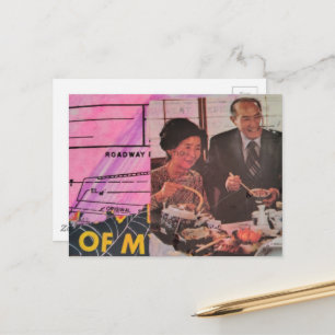 Glückliches Vintage-Pärchen beim Essen Postkarte