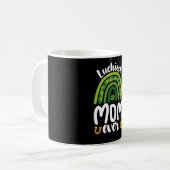 Glücklichste Mama je Familie St Patrick's Day Kaffeetasse (Vorderseite Links)