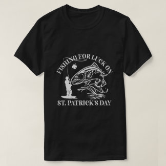 Glücksfischen auf St. Patrick's Day Foreut Fly T-Shirt