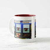 Glücksspielautomatensieger Zweifarbige Tasse (Vorderseite Links)