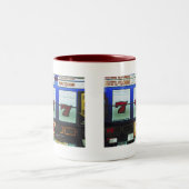 Glücksspielautomatensieger Zweifarbige Tasse (Mittel)
