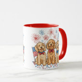 Glückwunsch 4. Juli Goldendoodle Hunde Feuerwerk Tasse (VorderseiteRechts)