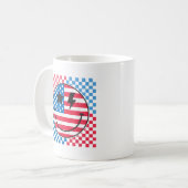 Glückwunsch 4. Juli Groovy Smile Face Red White Bl Kaffeetasse (Vorderseite Links)