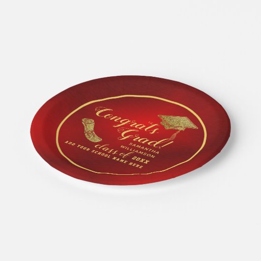 Glückwunsch Grad Rot und Gold Klasse 2025 Pappteller (Schrägansicht)