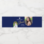 Glückwunsch Grad Script Moderner Artikel 2 Foto Wasserflaschenetikett (Einzelnes Label)