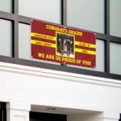 Glückwunsch Grads Wählen Sie Ihre Schulfarben und Banner (Äußeres Gebäude)