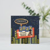 Glückwunsch Graduate City Skyline Foto Billboard Ankündigung (Stehend Vorderseite)