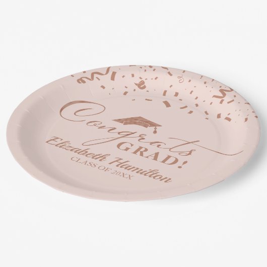 Glückwunsch Grand Rose Gold Script Graduation Part Pappteller (Schrägansicht)