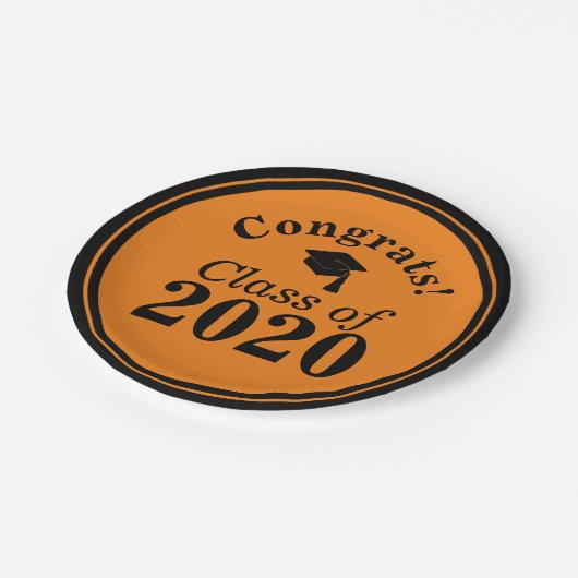 Glückwunsch-Klasse 2024 Orange Black Pappteller (Schrägansicht)