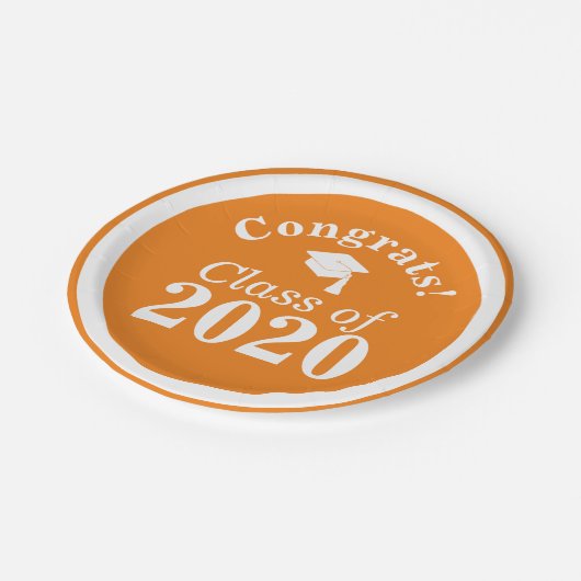 Glückwunsch-Klasse 2024 Orange White Pappteller (Schrägansicht)