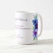 Glückwunsch Liebe tut weh, aber Kaffee heilt Lila Kaffeetasse (VorderseiteRechts)