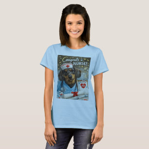 Glückwunsch-Nurse Süßer Dachshund-Abschluss-Tee T-Shirt