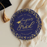 Glückwunsch zu unserem Grad Gold Blue Abschluss Pappteller<br><div class="desc">Machen Sie mit dieser modernen Suite Ihre Abschlussfeier 2025 unvergesslich. Mit goldenen Konfetti auf blauem Hintergrund und eleganter Kalligraphie, erweckt es perfekt die Brillanz Ihres Erfolges. Das Design kann auf Ihre spezifischen Bedürfnisse und Wünsche zugeschnitten werden. Wenn Sie Farbänderungen, Designänderungen oder zusätzliche Elemente benötigen, sollten Sie sich an uns wenden....</div>