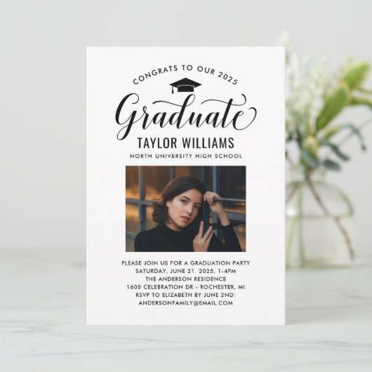 Glückwunsch zu unserem Schwarzen Script-Foto Einladung (Stehend Vorderseite)