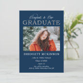 Glückwunsch zu unseren Graduierten Imitate Silbern Ankündigung (Stehend Vorderseite)