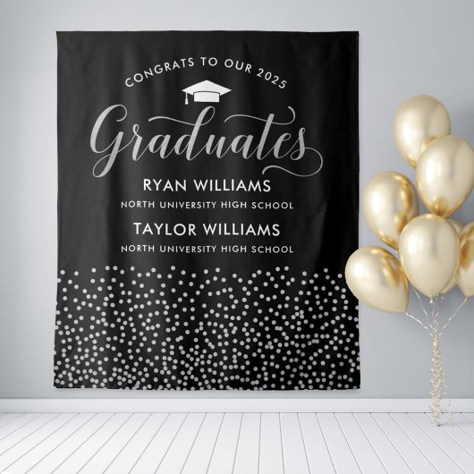Glückwunsch Zwei Absolventen Black Silver Confetti Wandteppich