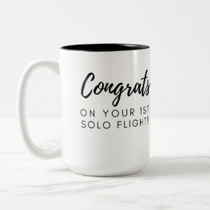 Glückwünsche auf Ihrem ersten Solo - anpassbare Ta Zweifarbige Tasse