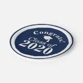 Glückwunschs Class of 2024 Navy White Pappteller (Schrägansicht)