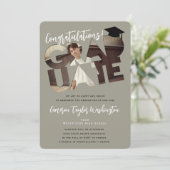 Glückwunschs Graduate Gray Cutout Foto Abschluss Einladung (Stehend Vorderseite)