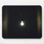 Glühbirne im Dunkeln Mousepad (Vorne)
