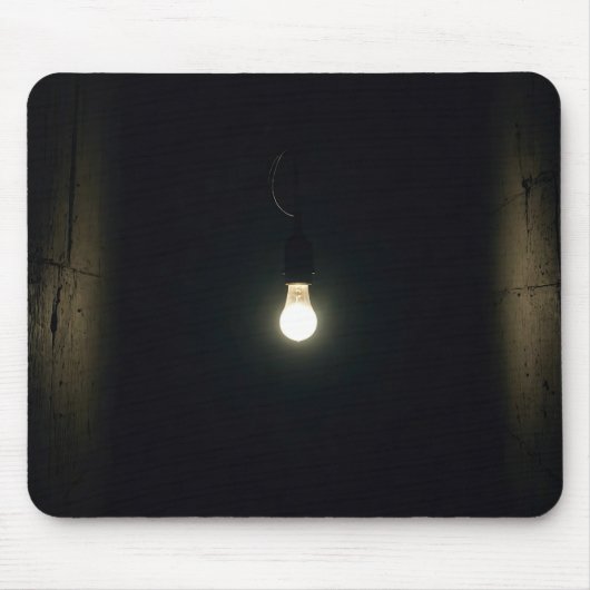 Glühbirne im Dunkeln Mousepad (Vorne)
