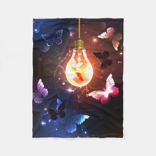 Glühbirne mit Nachtschmetterlingen Fleecedecke (Vorderseite)
