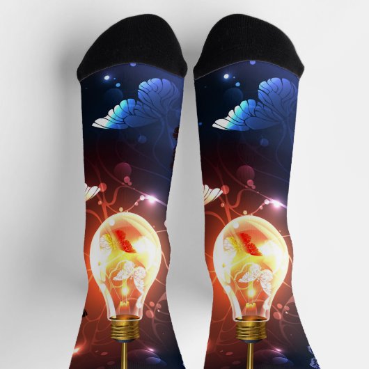 Glühbirne mit Nachtschmetterlingen Socken (Oben)