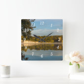 Glühen der Uhr der Herbstvormitte (Zuhause)