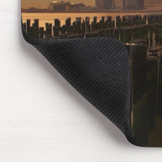 Glühen des Sonnenuntergangs während der Mousepad (Ecke)